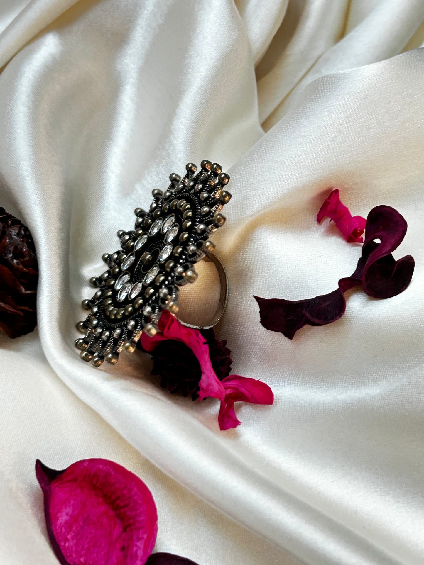 Pihu oxidised ring