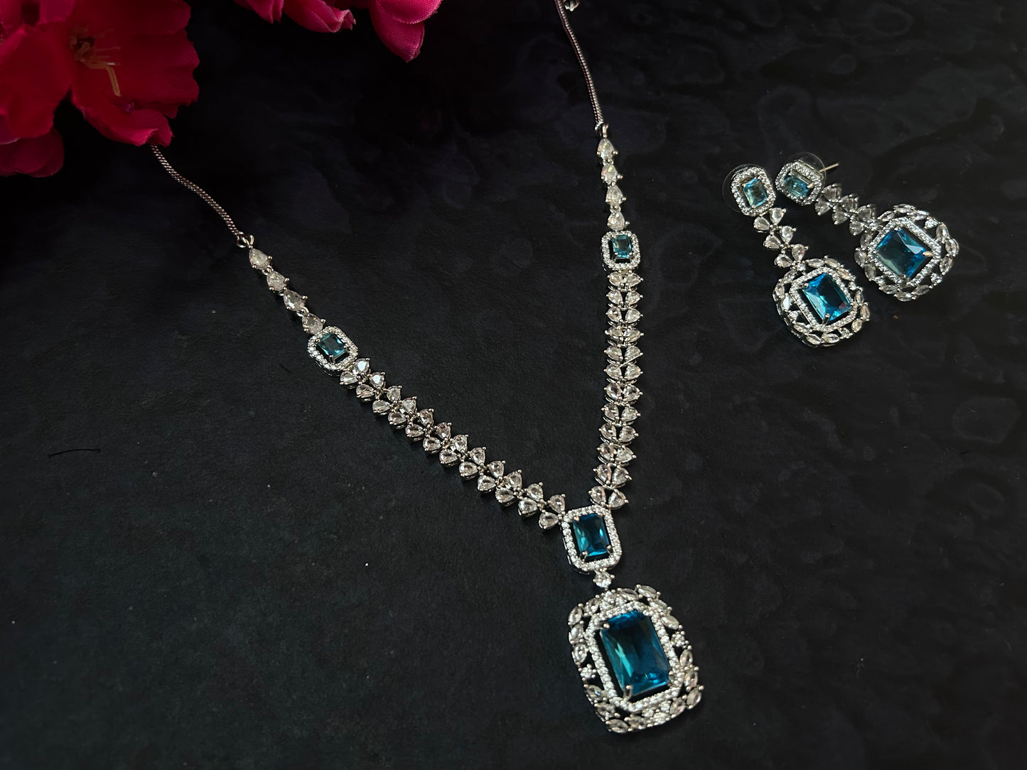 Layla blue necklace