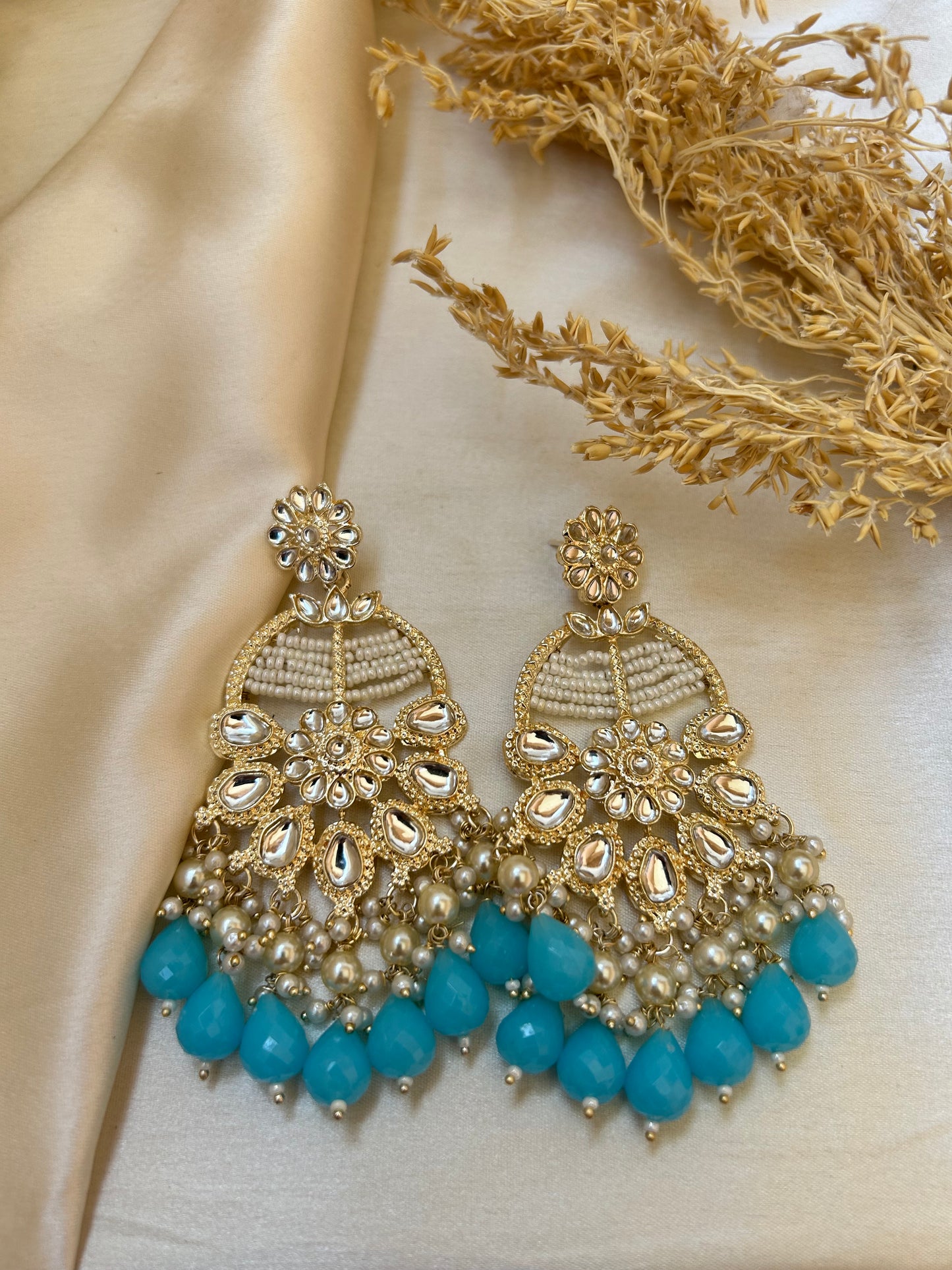 Blue Ishika chandbalis