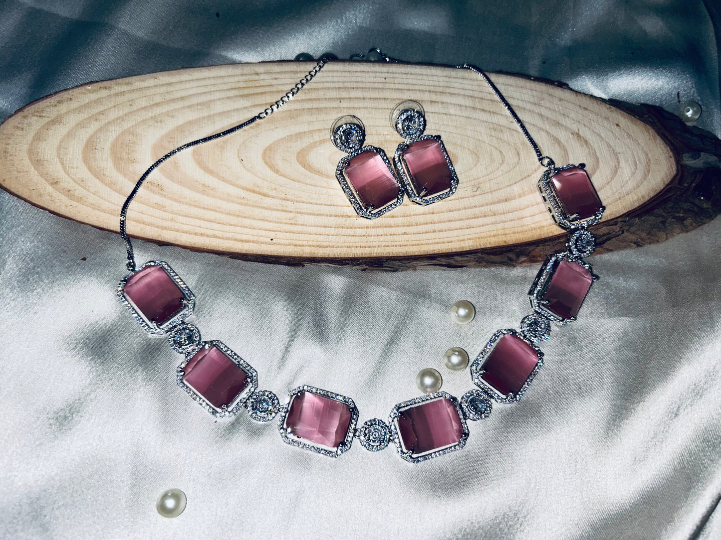 Varonika pink necklace