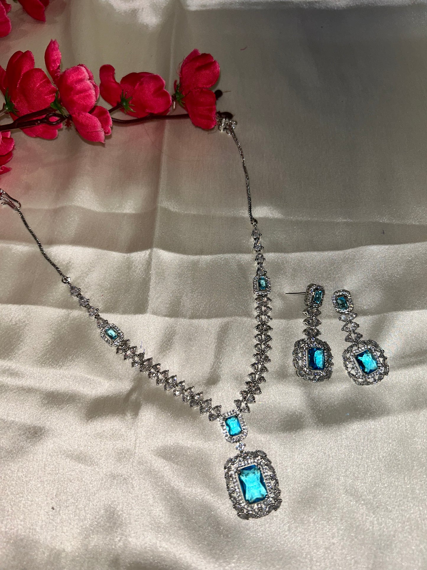 Layla blue necklace