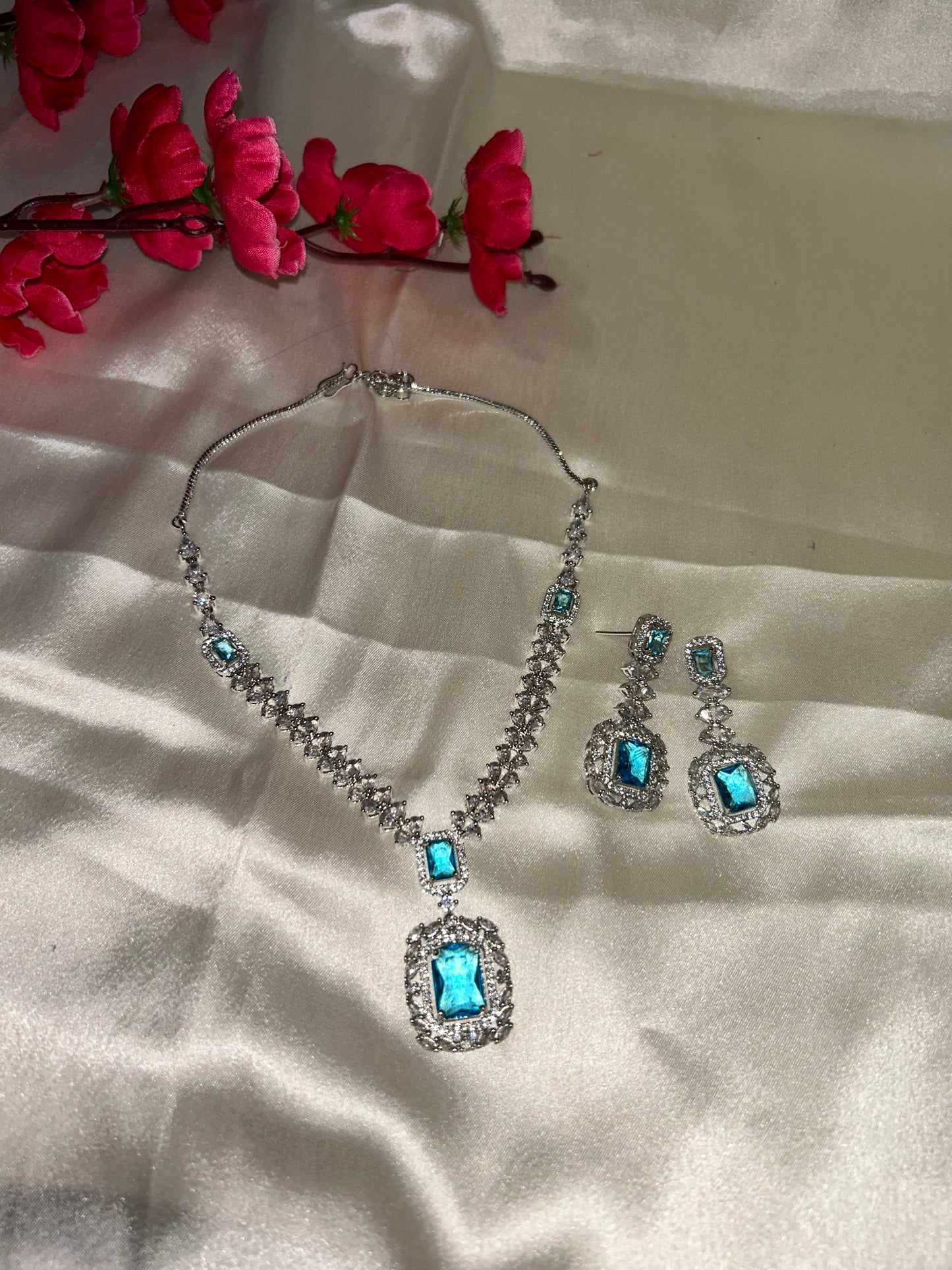 Layla blue necklace