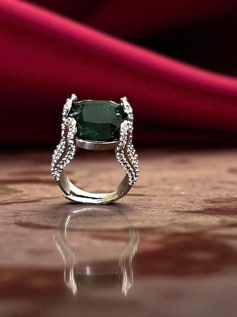 Noor Emerald Green Ring