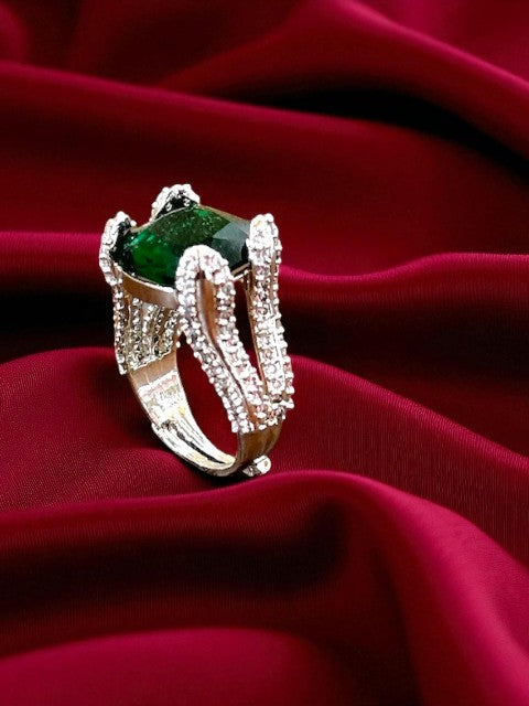 Noor Emerald Green Ring