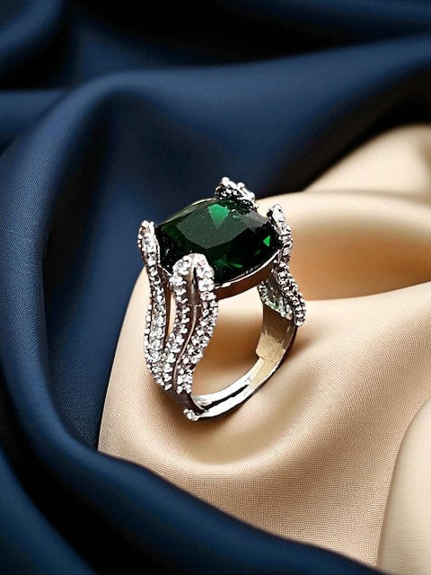 Noor Emerald Green Ring