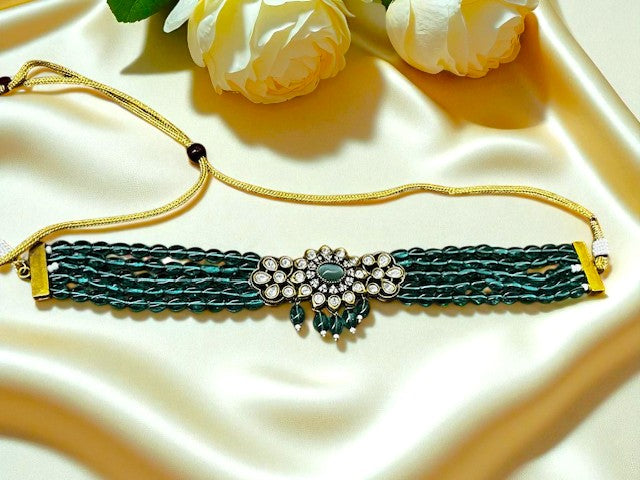 Kundan Vilas Emerald necklace set