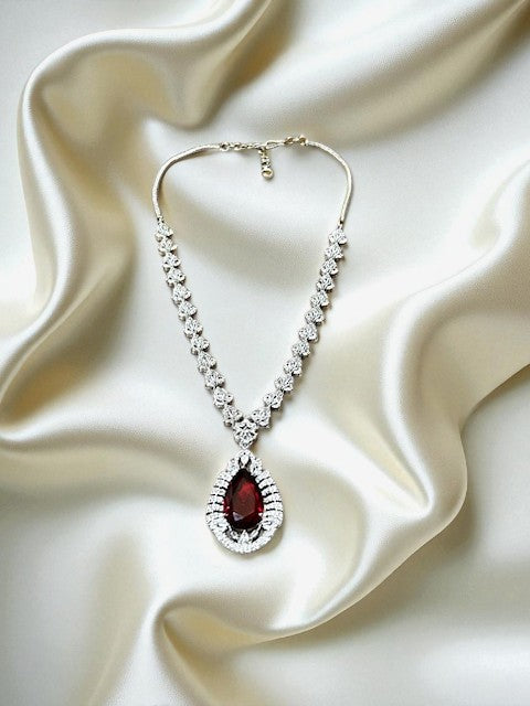 Scarlett Queen pendent Set