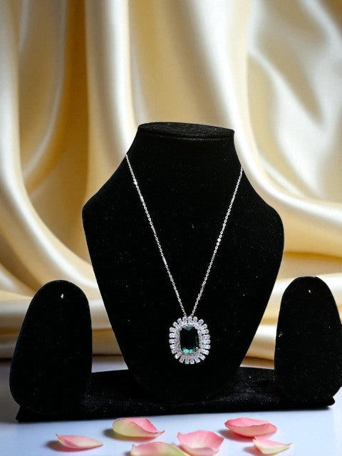 Emerald Ice Queen pendent Set
