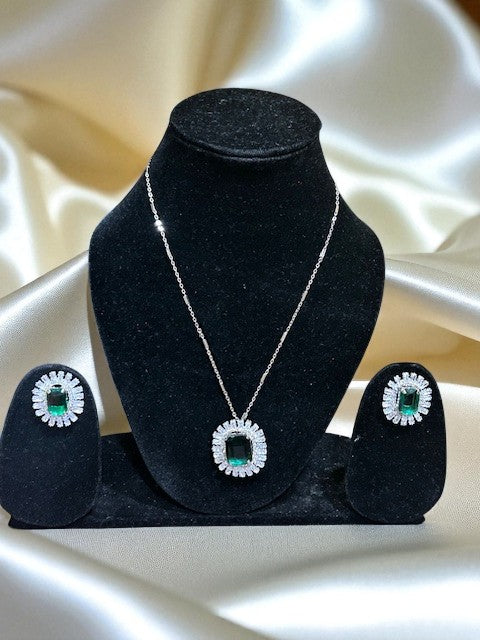 Emerald Ice Queen pendent Set