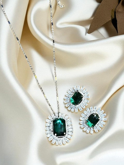 Emerald Ice Queen pendent Set