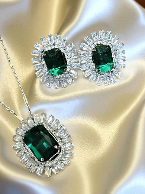 Emerald Ice Queen pendent Set