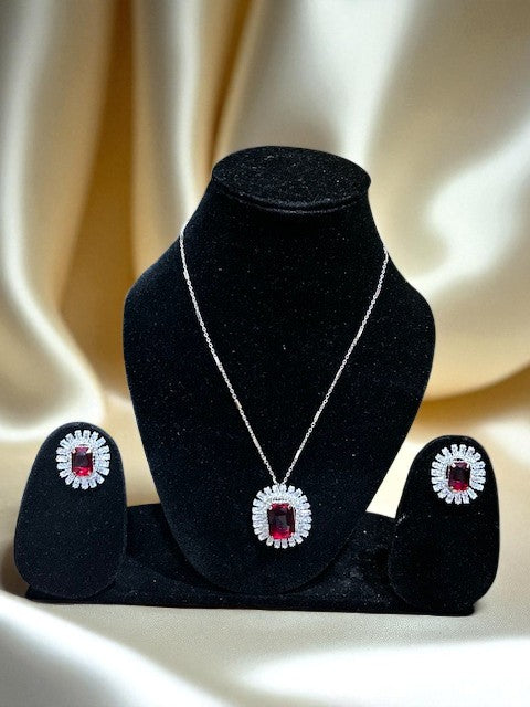 Scarlett Ice Queen pendent Set