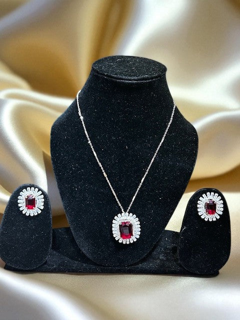 Scarlett Ice Queen pendent Set