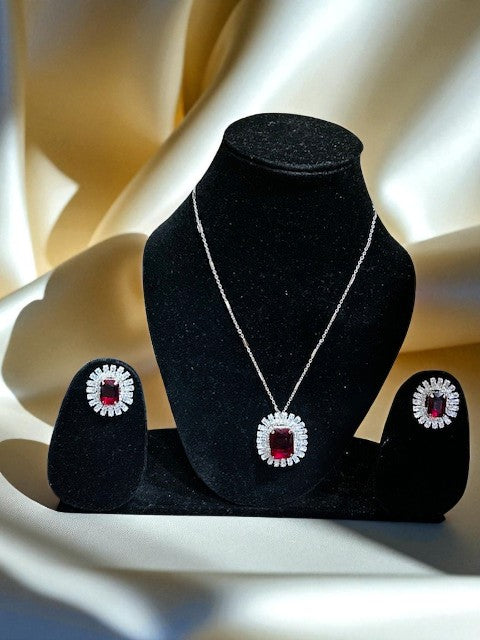 Scarlett Ice Queen pendent Set