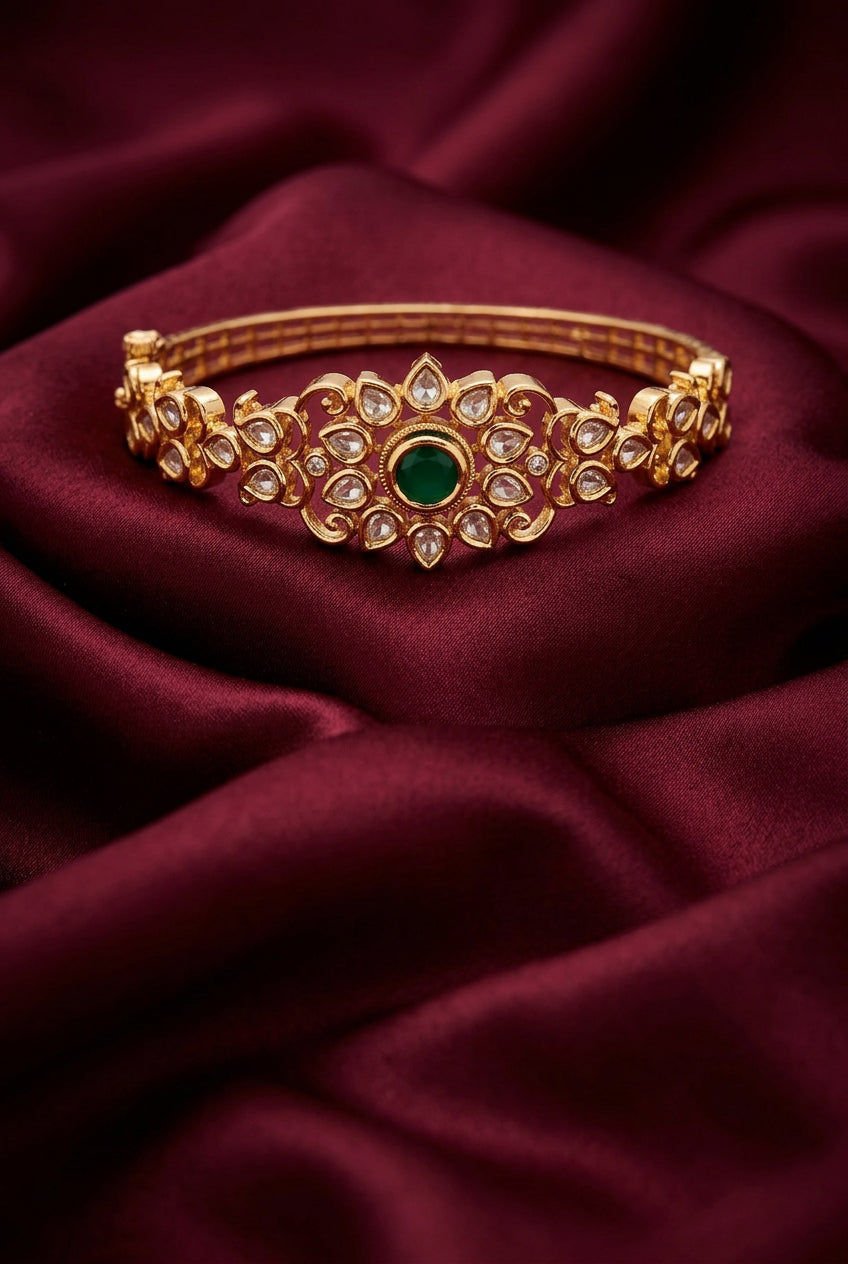 Akshara Emerald Bracelet