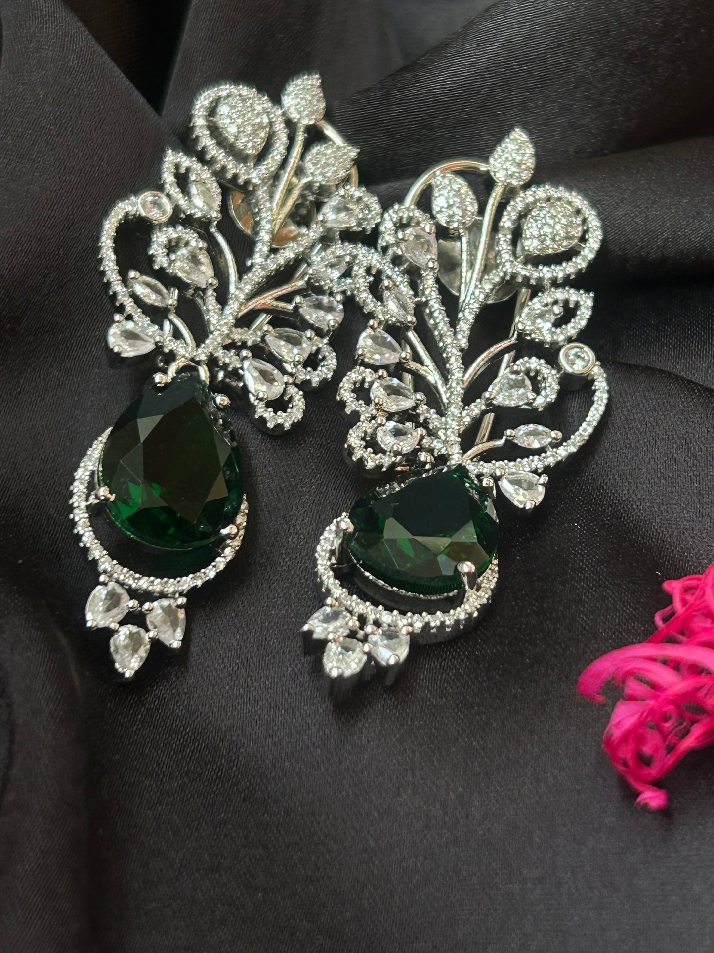 Innaya Emerald Earing