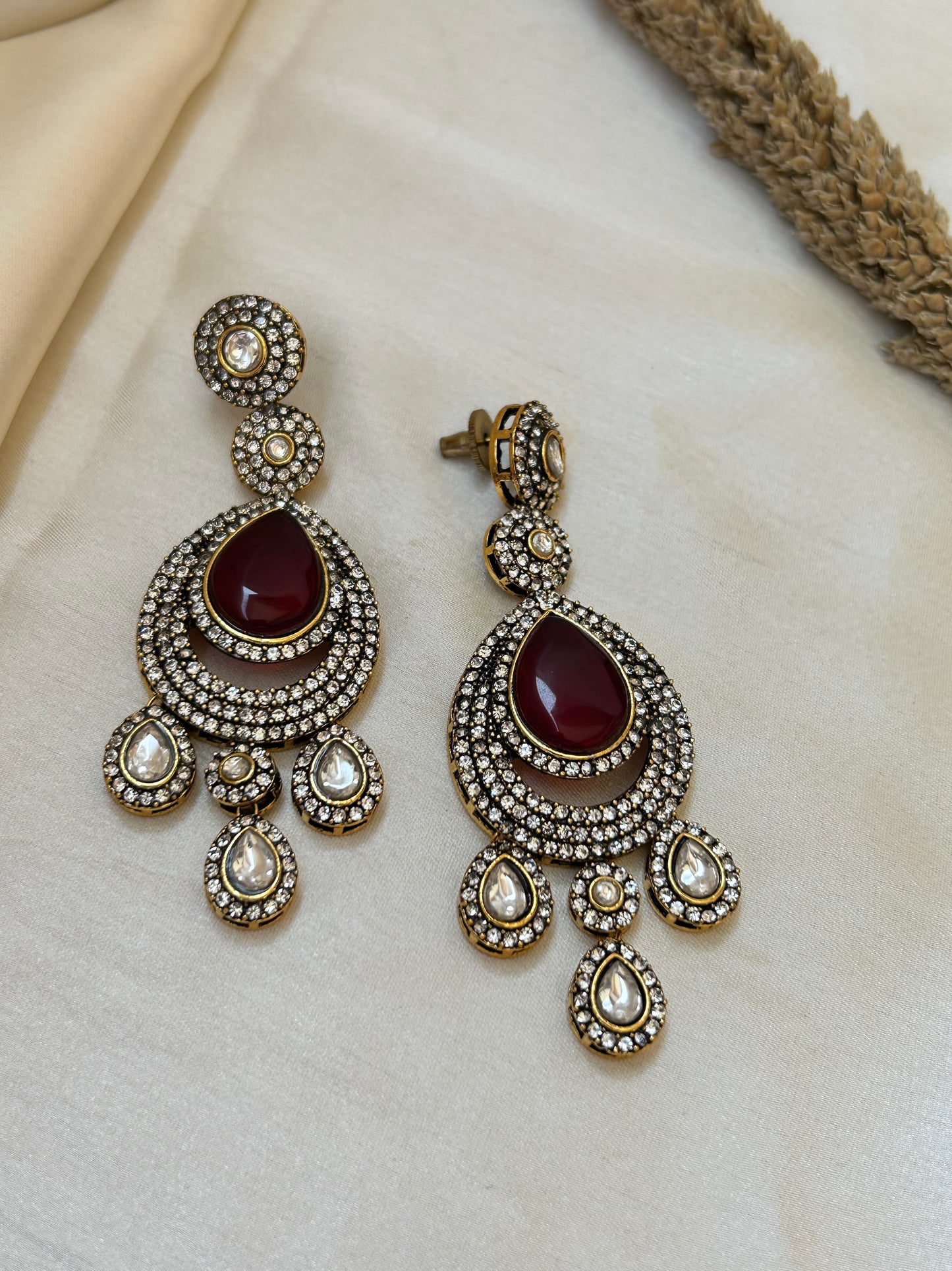 Maroon Heer Victorian earrings
