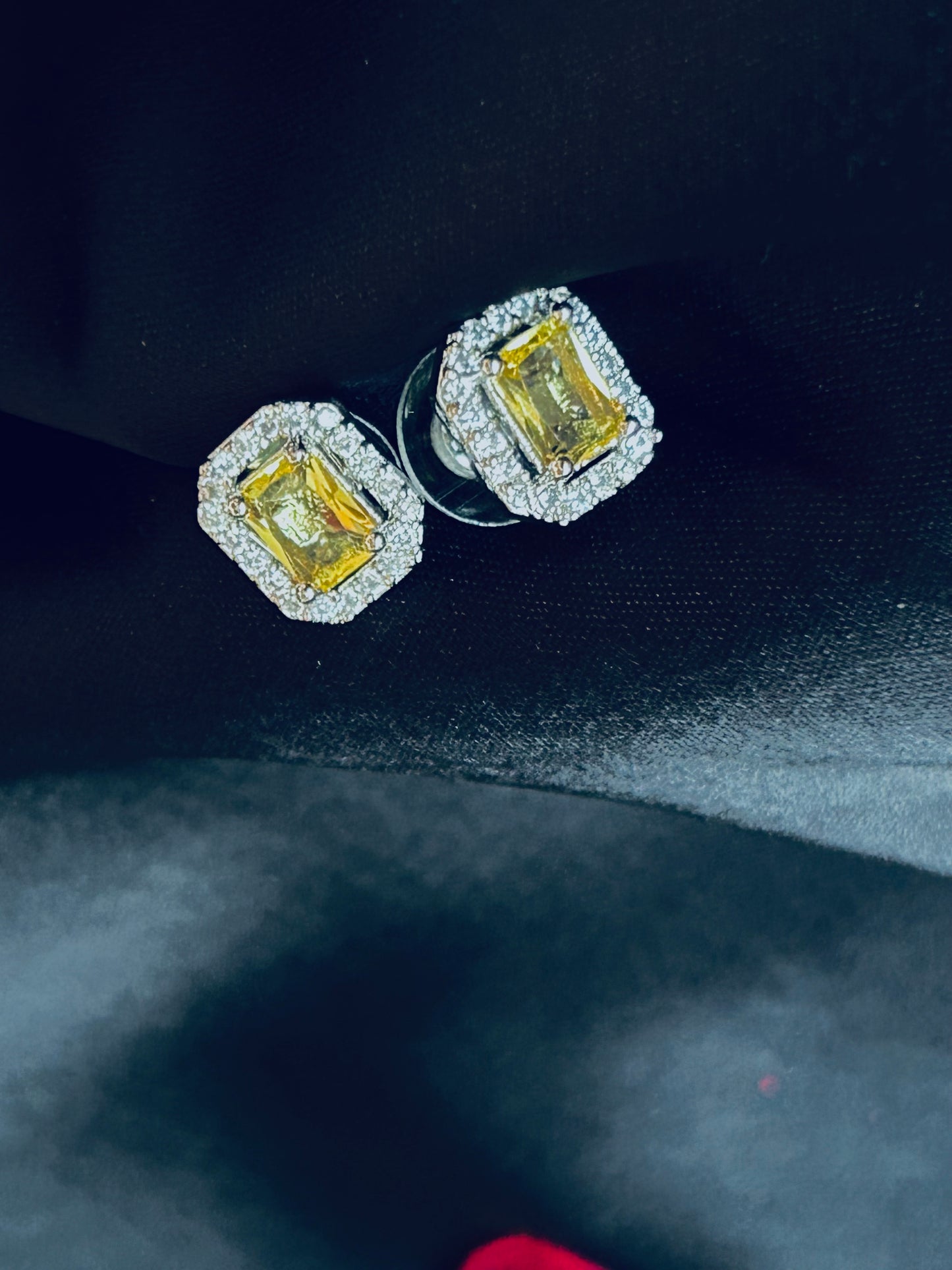 Suhana yellowpendant set