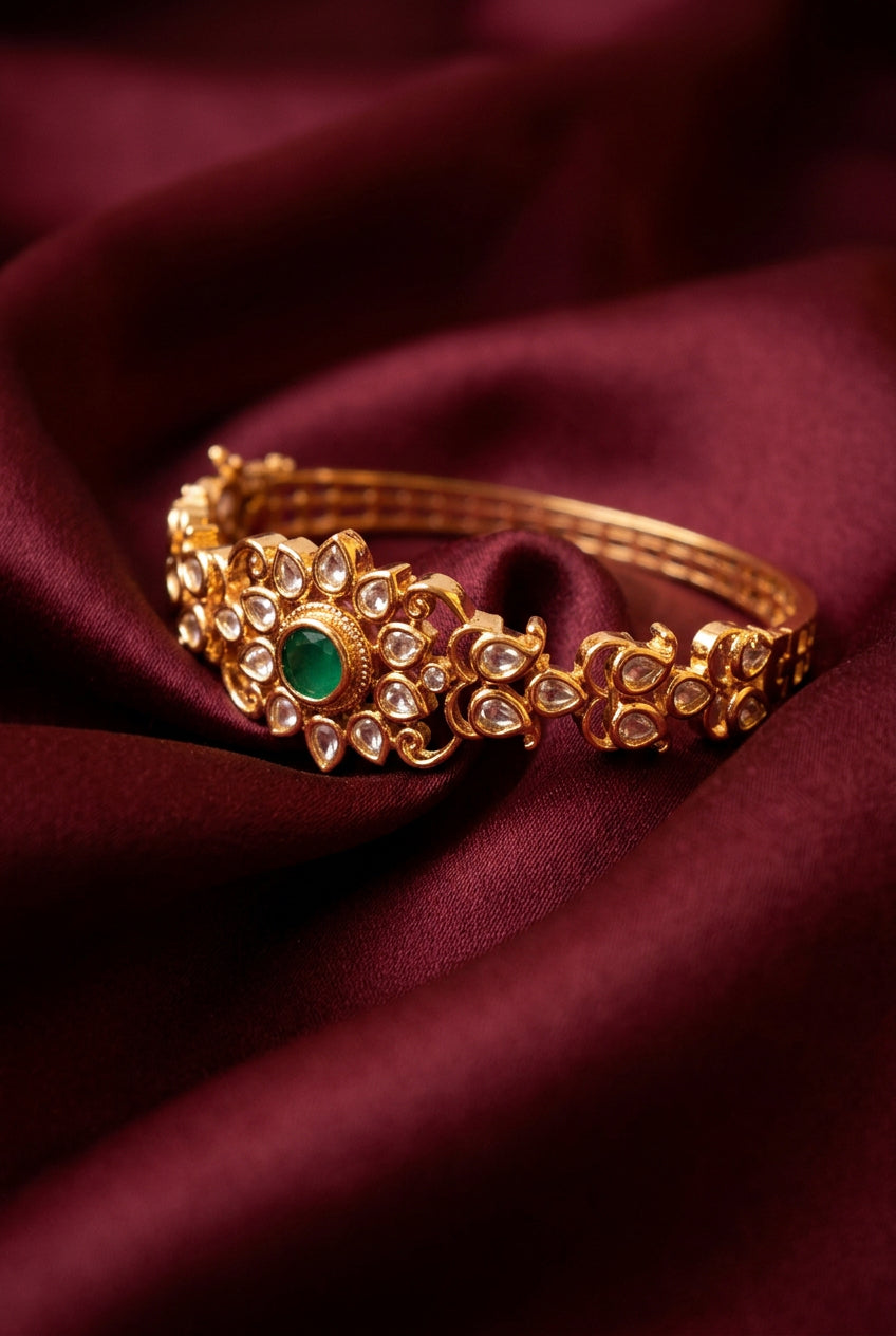 Akshara Emerald Bracelet