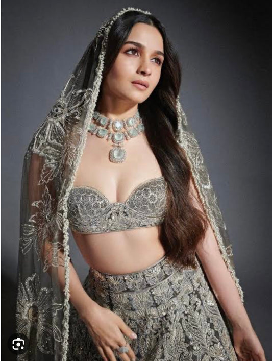 alia necklace set