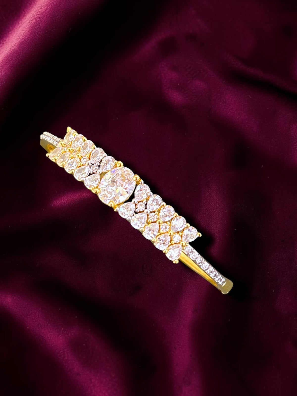 Nayra Golden Bracelet