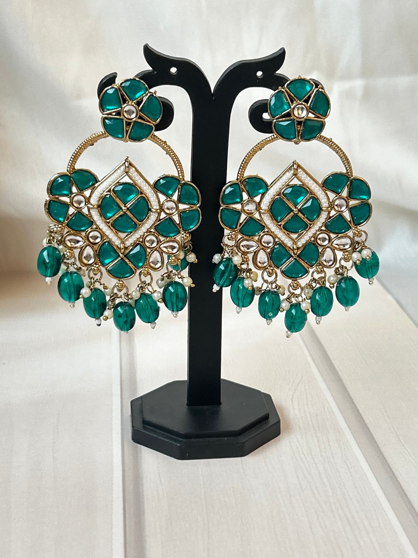 Sitara Rama green chandbalis