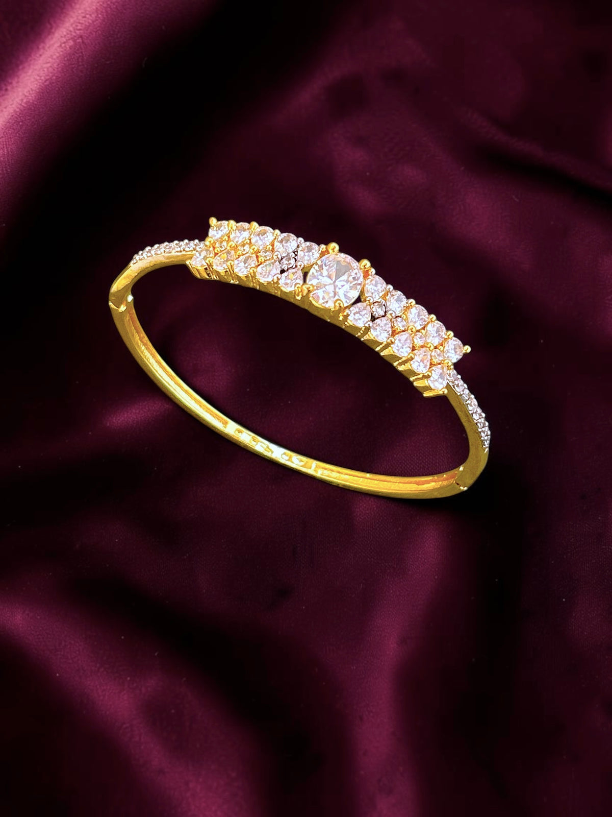 Nayra Golden Bracelet
