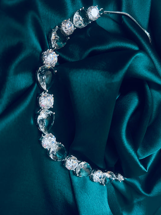 Yoshika white necklace