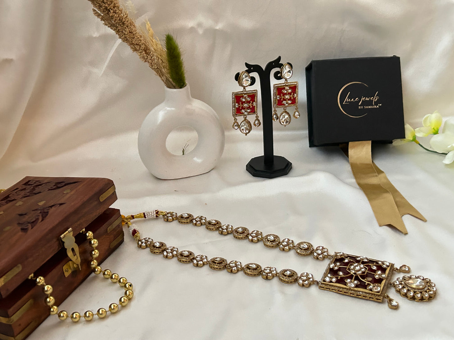 Akrati ruby red necklace set.