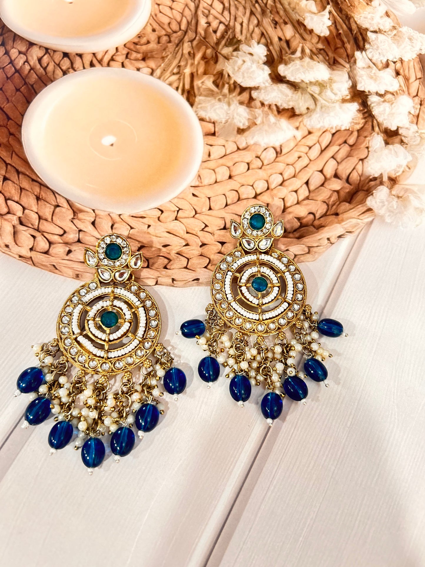 Sara Navy chandbalis