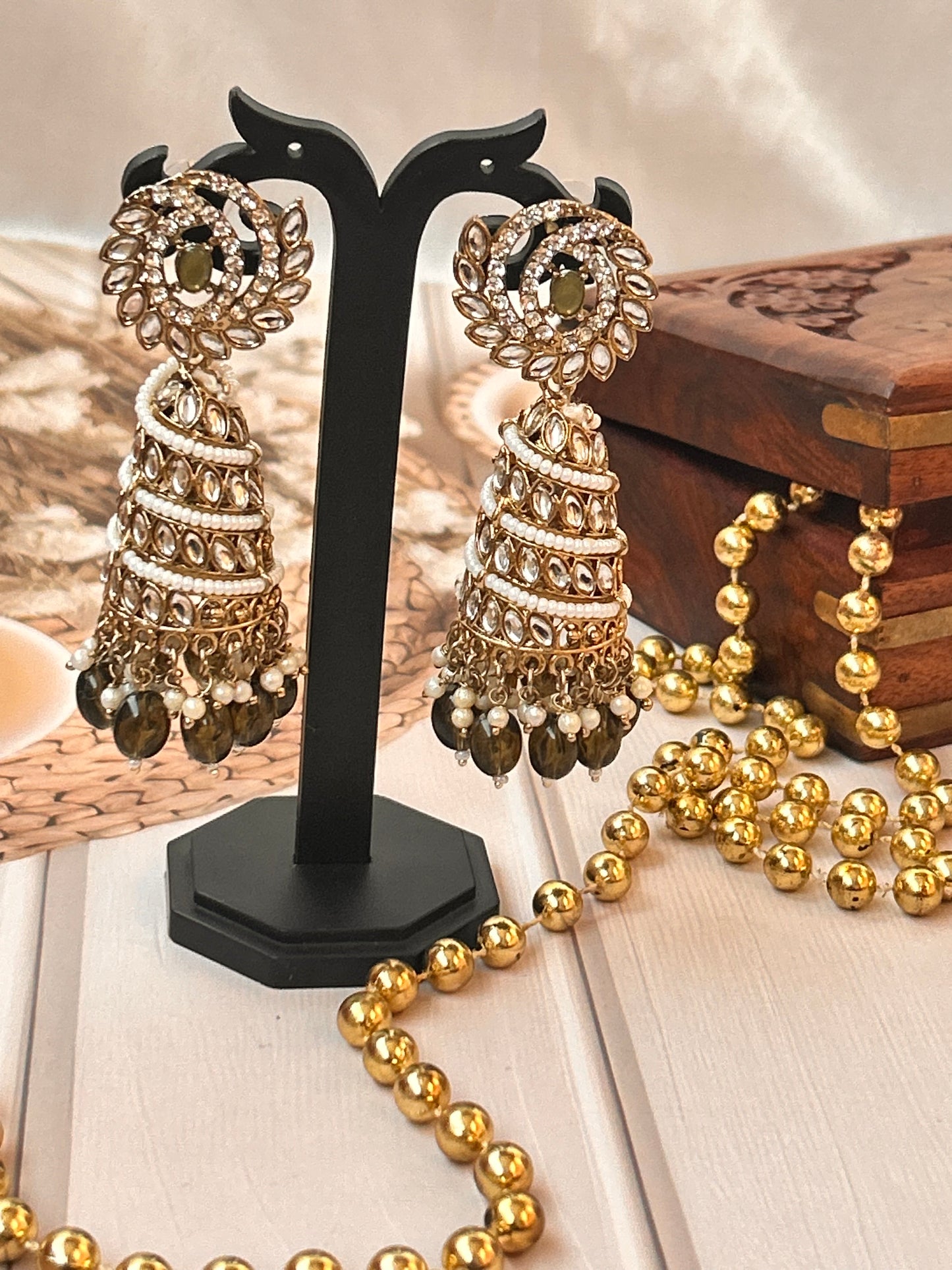Zareen Olive Jhumka