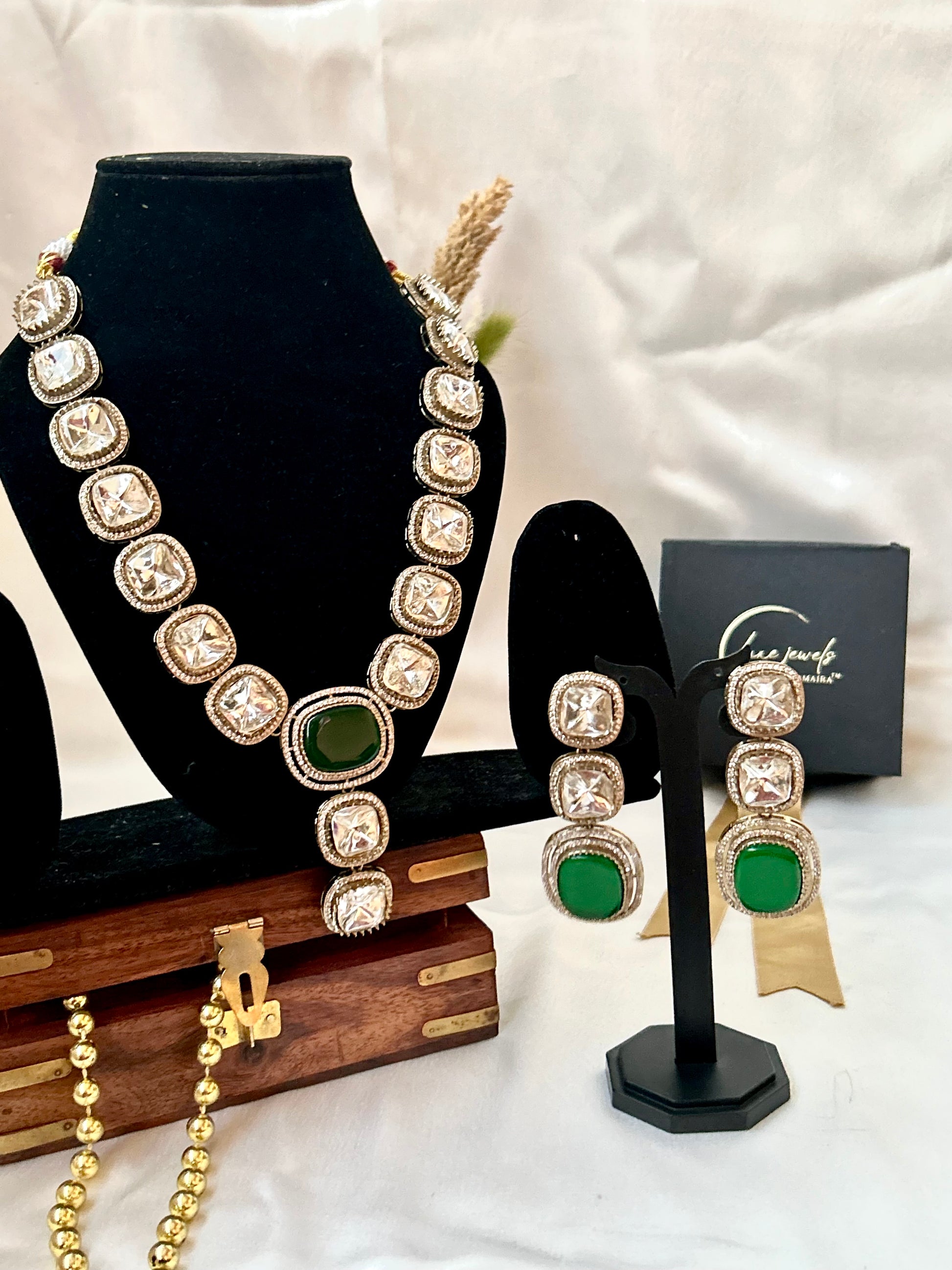 green kundan necklaceset