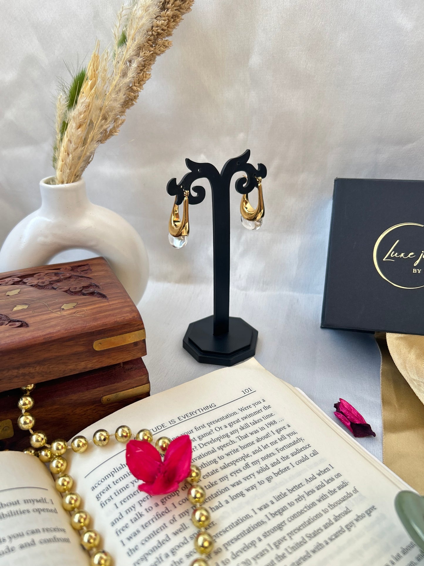 Celeste Charm white Hoops
