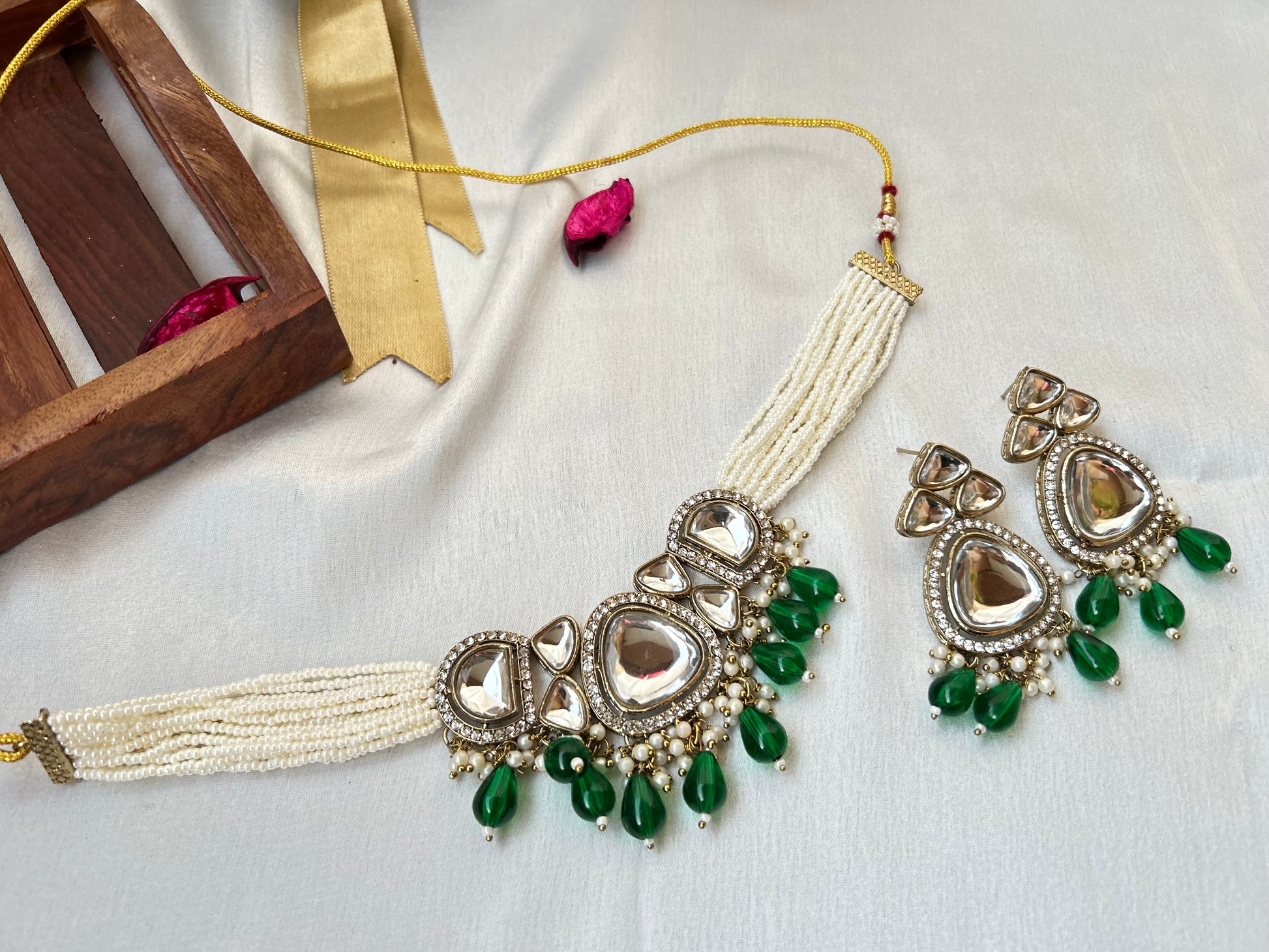 Emerald Green Kundan Necklace Set