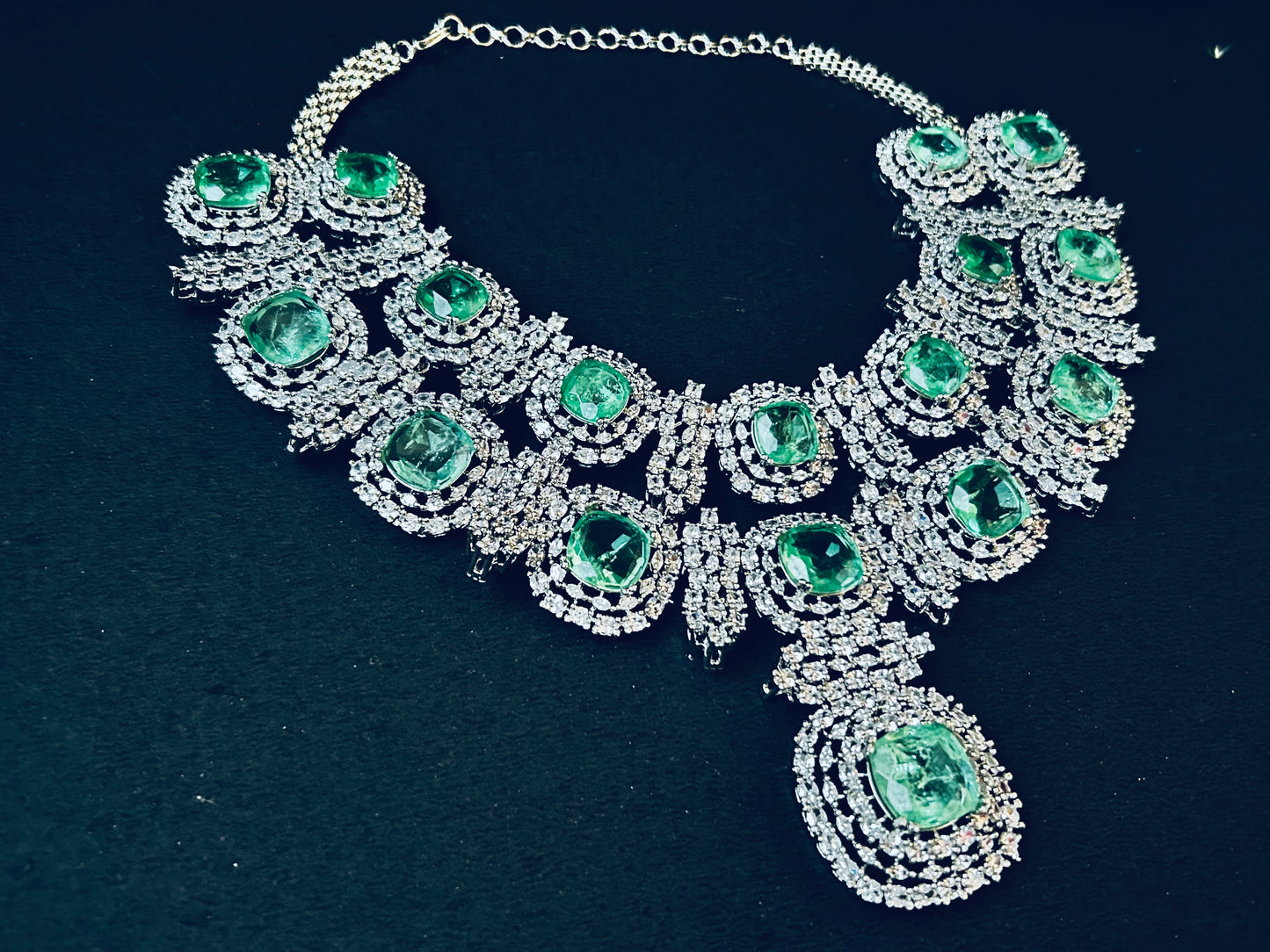 Alia green necklace set