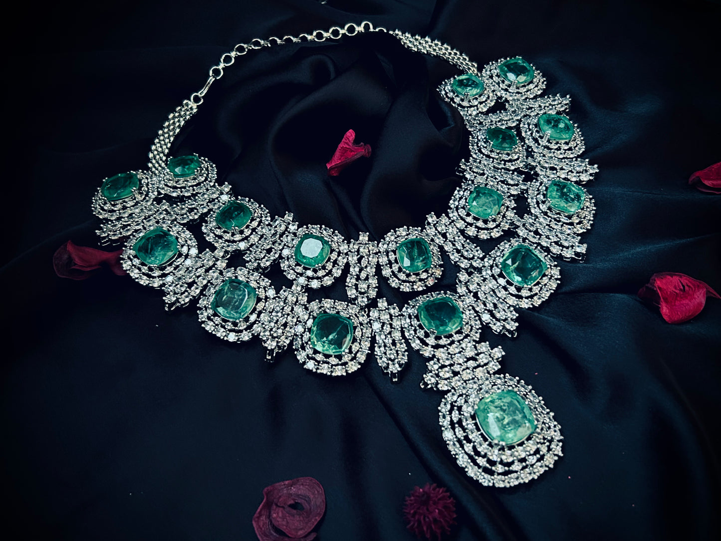 Alia green necklace set