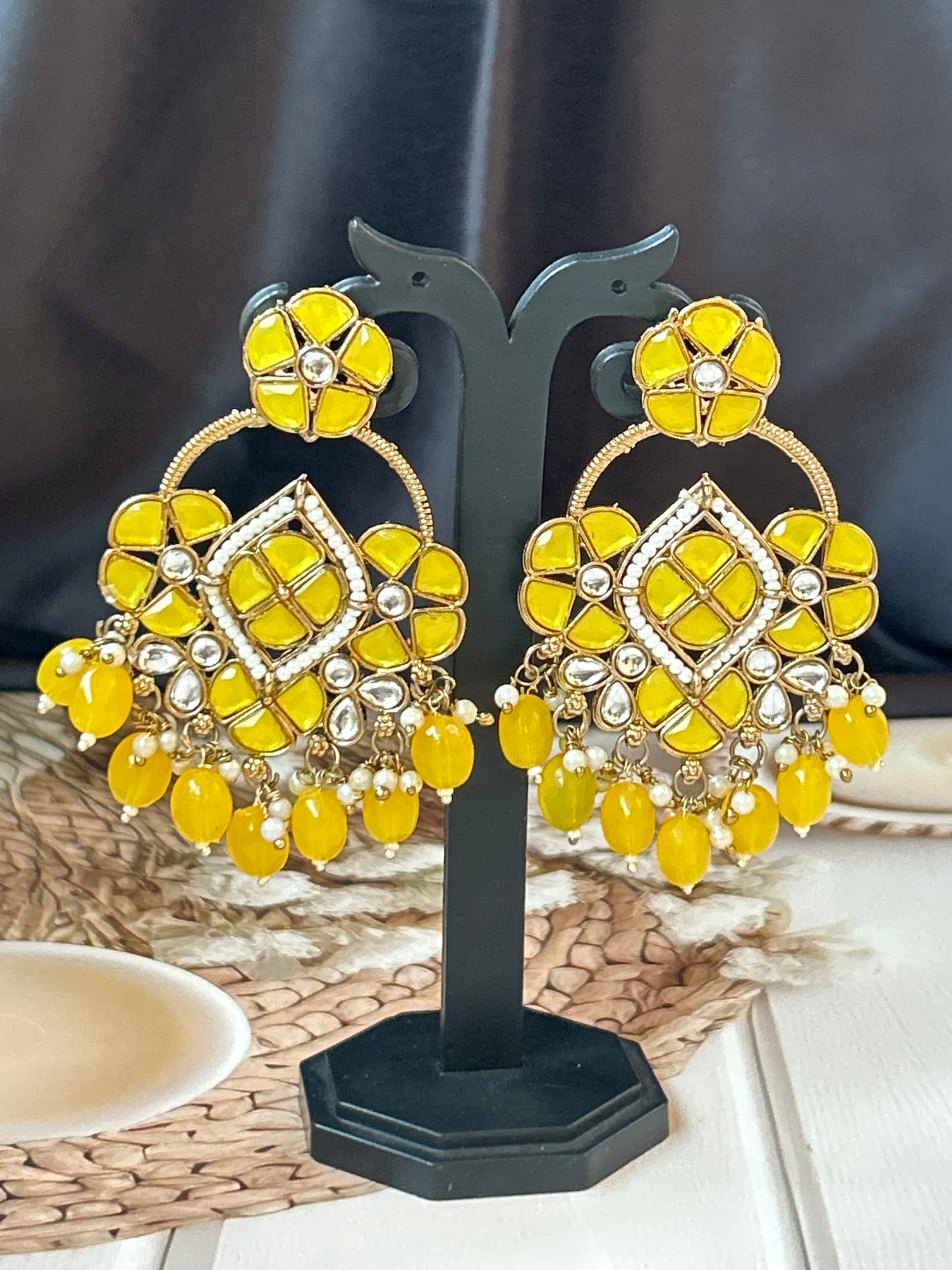 Sitara yellow chandbalis