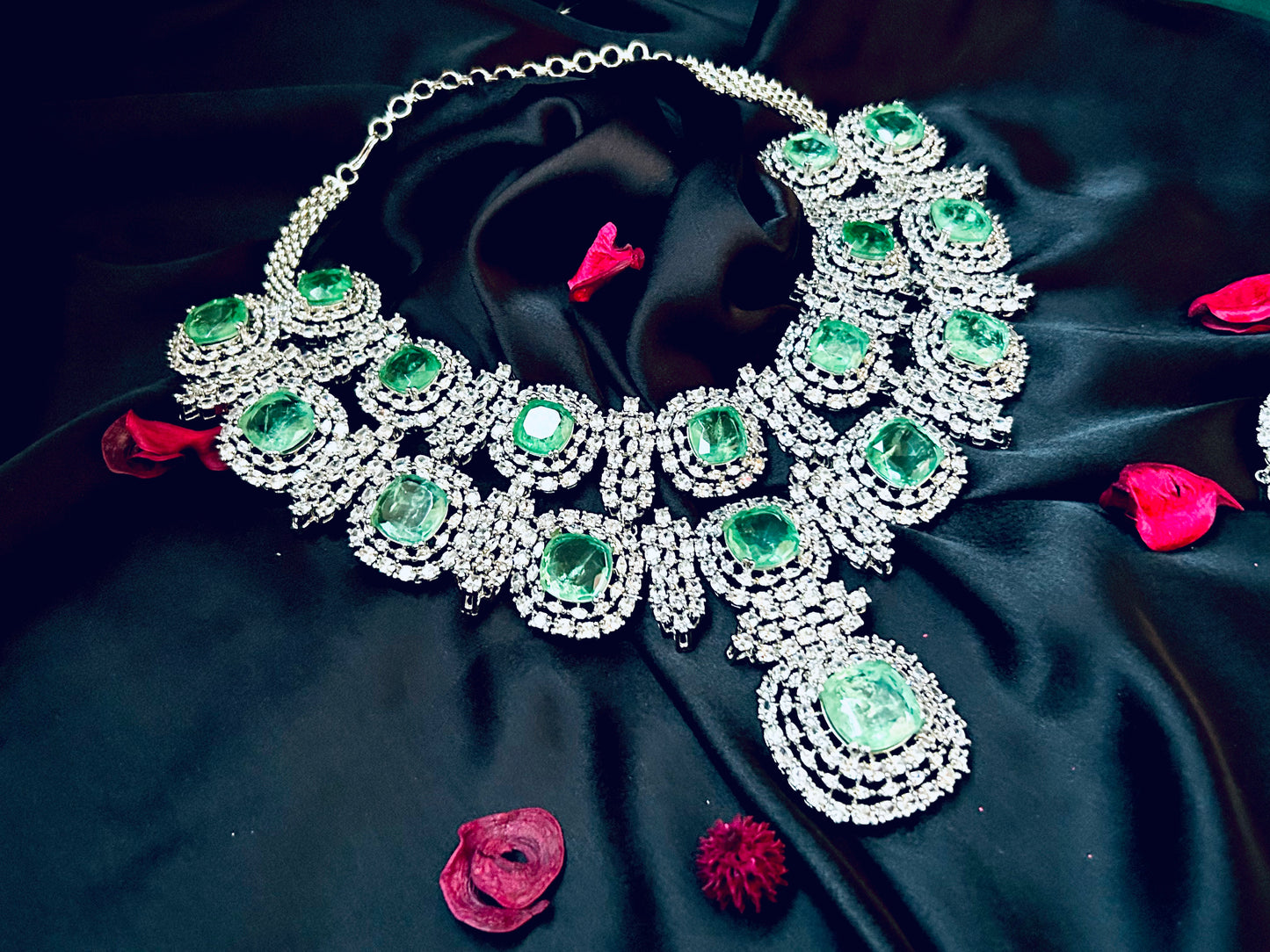 Alia green necklace set