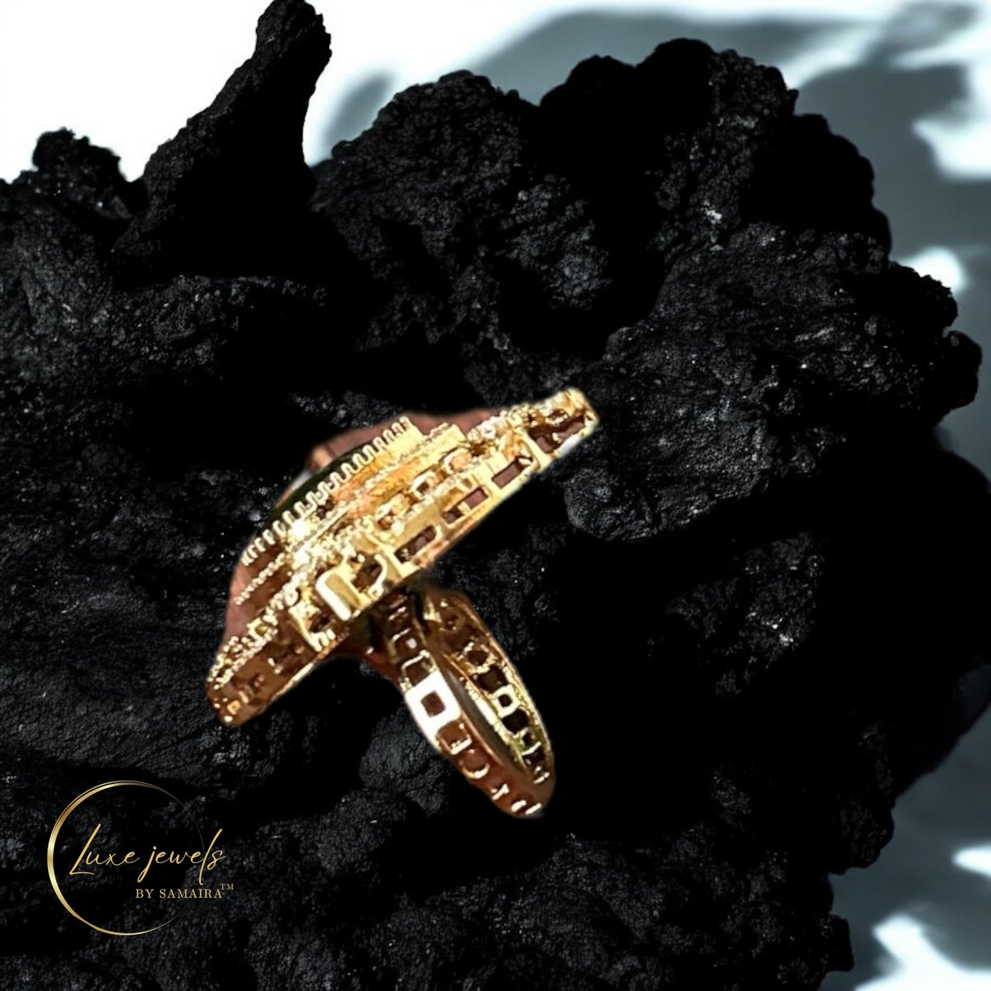 Regal Emerald Statement Ring