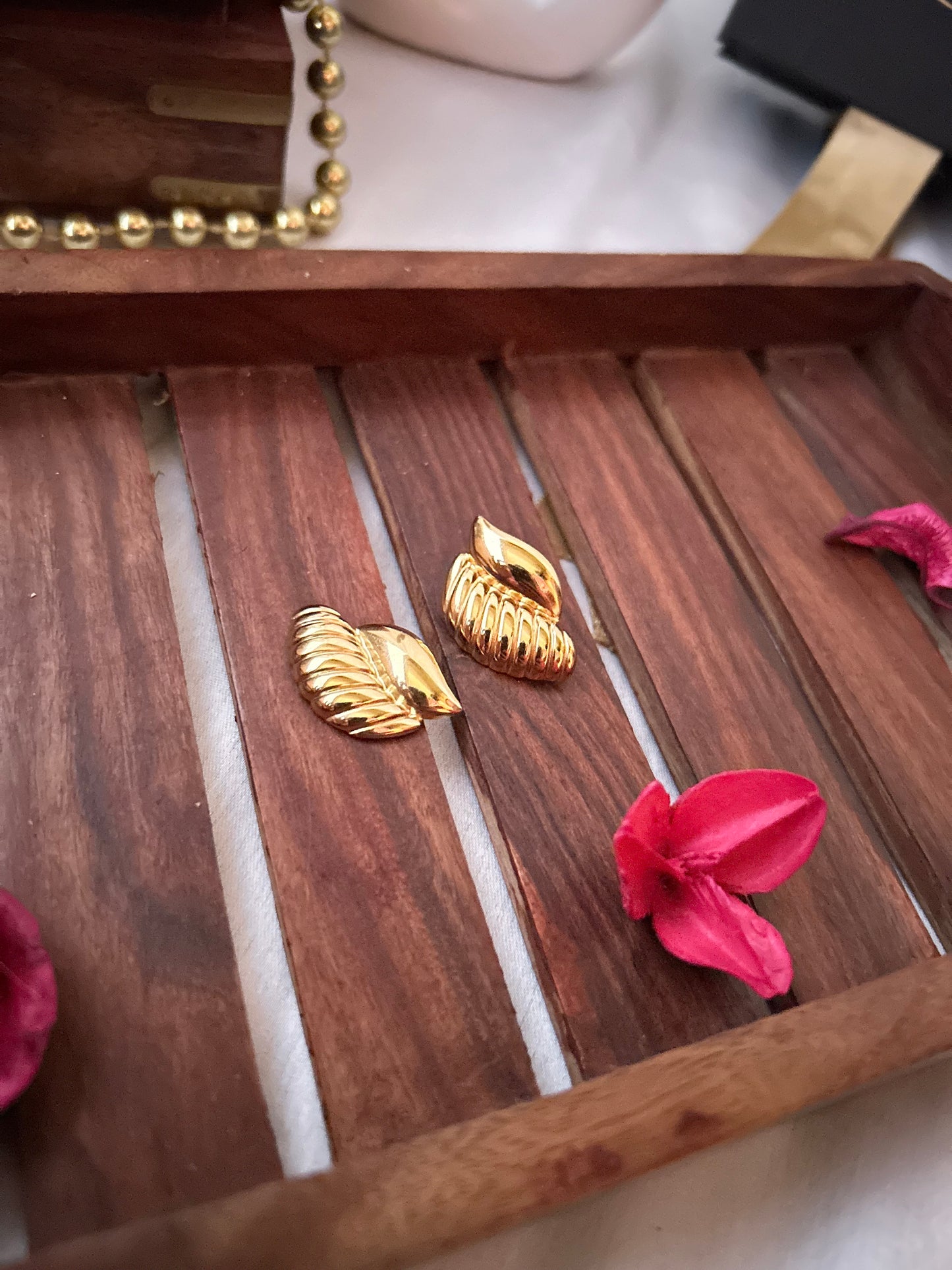 Classic Shell Studs