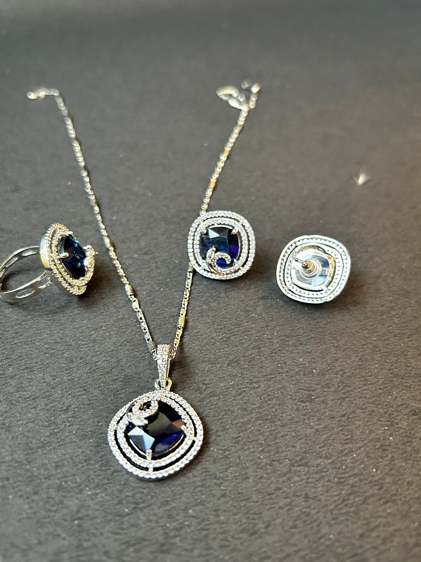 Khwaish navy pendant set with ring