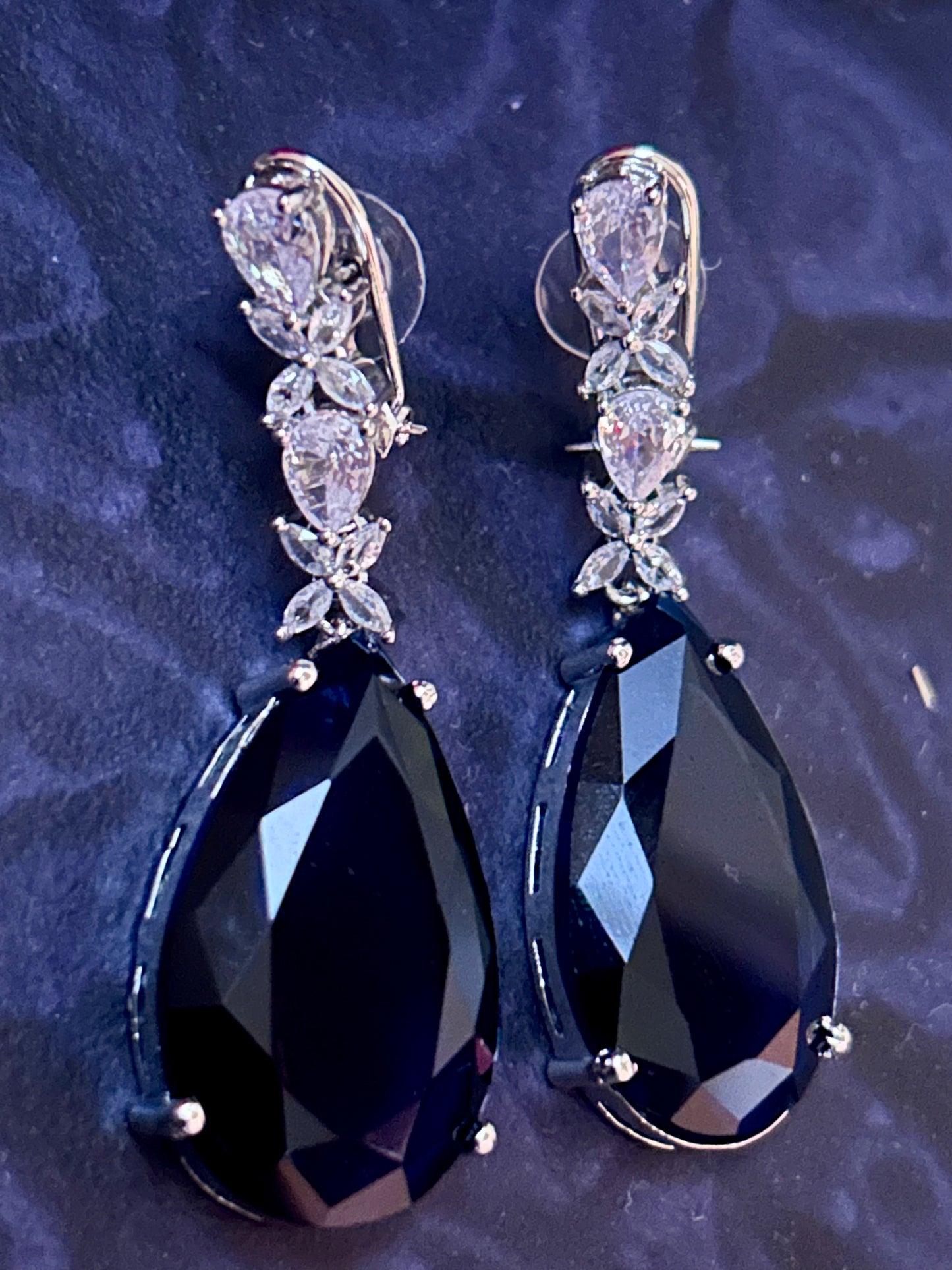 Deepika navy pendant necklace