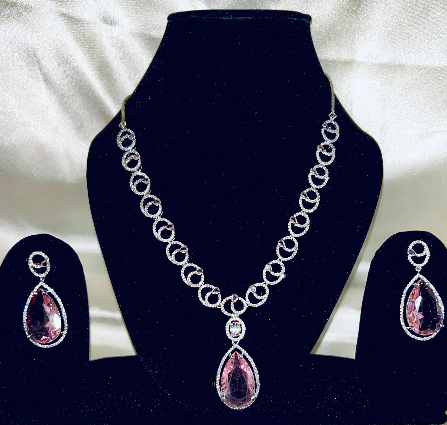 Mia pink pendant necklace