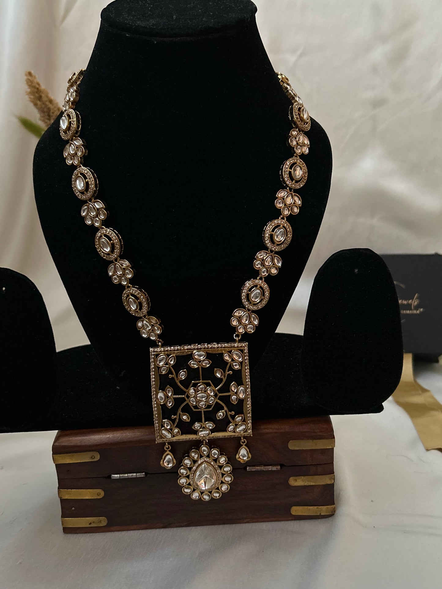 Akrati ruby red necklace set.