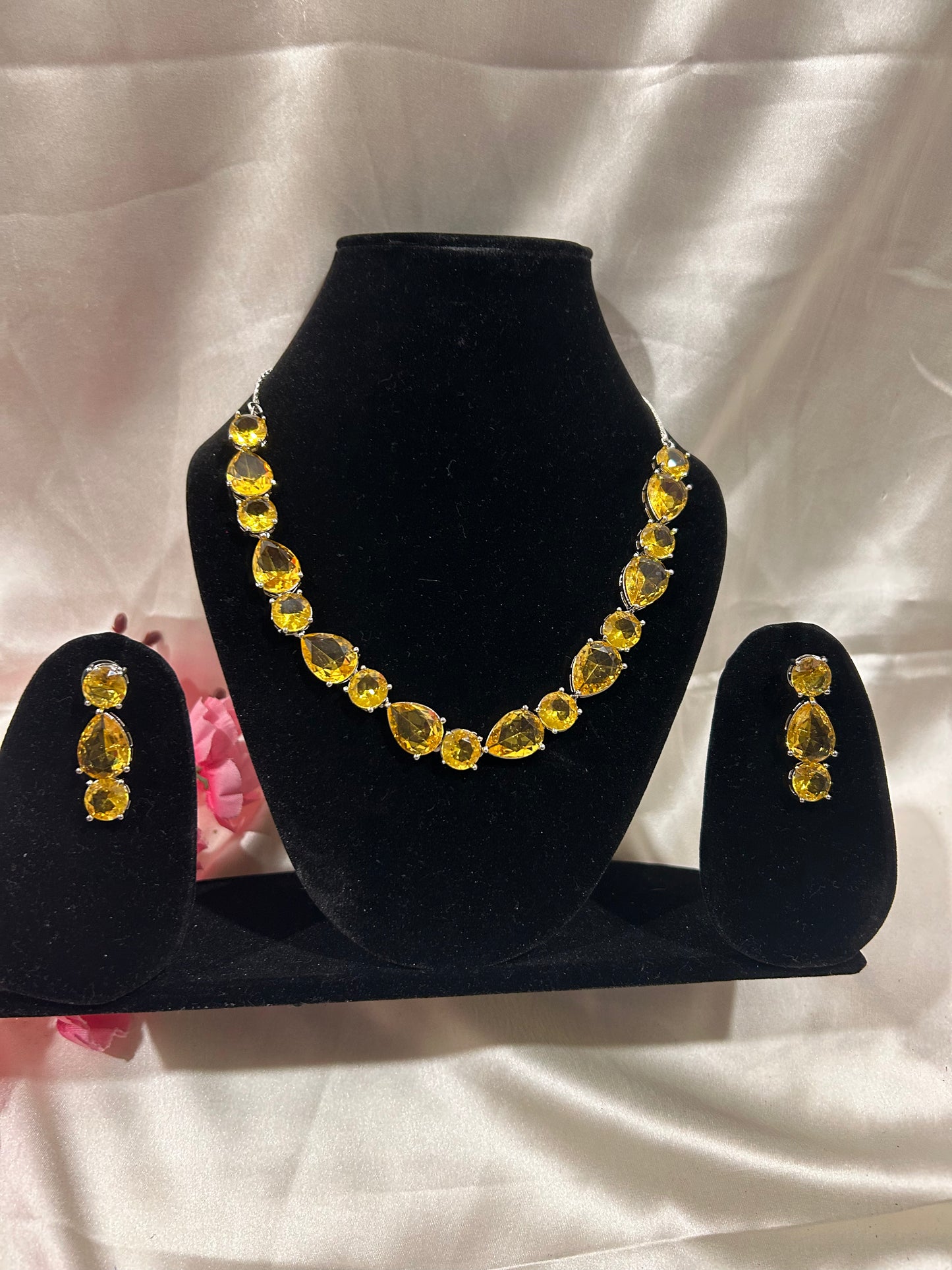 Yoshika yellow necklace