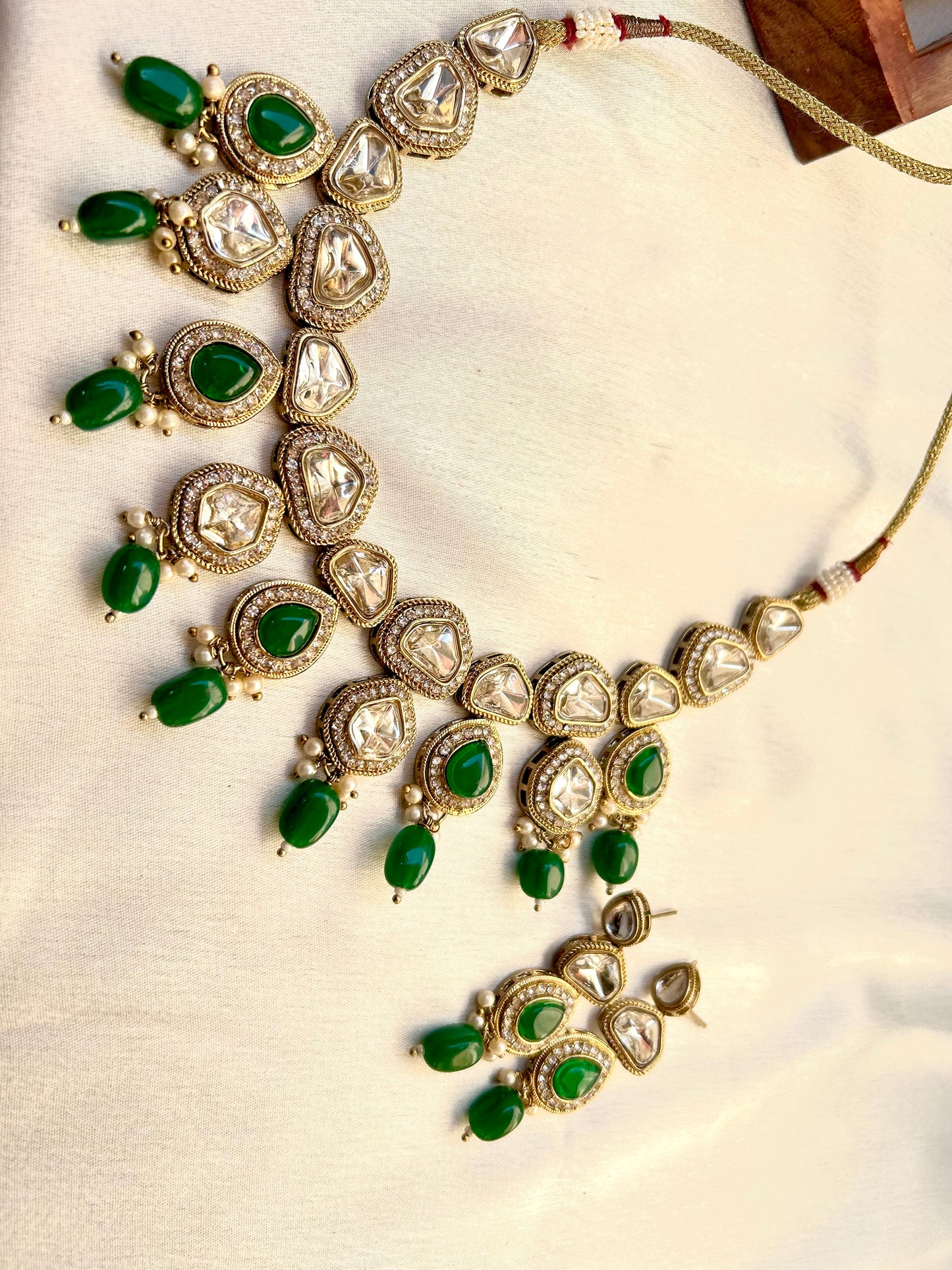 Shanu ivory kundan necklace