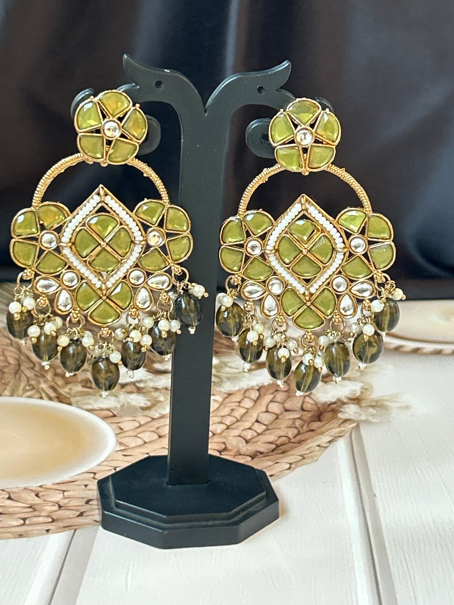 Sitara olive chandbalis
