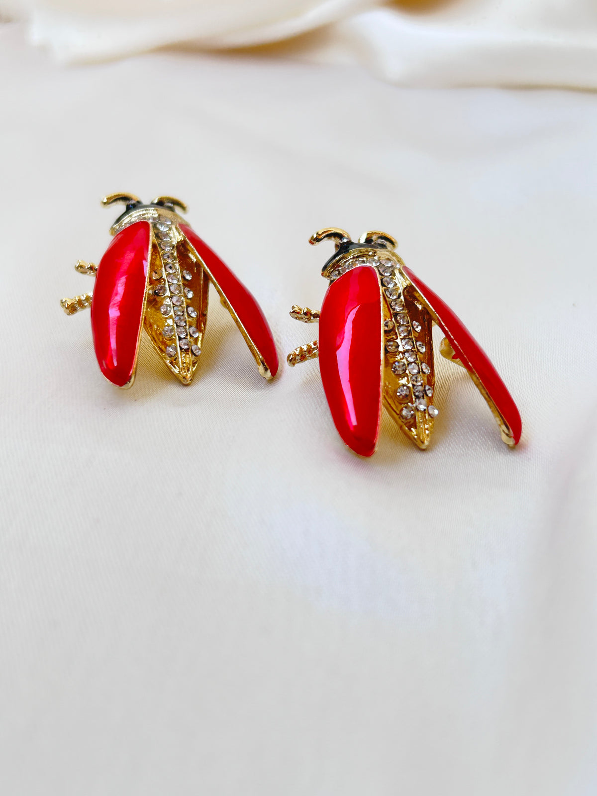 Enamel beetle red earrings