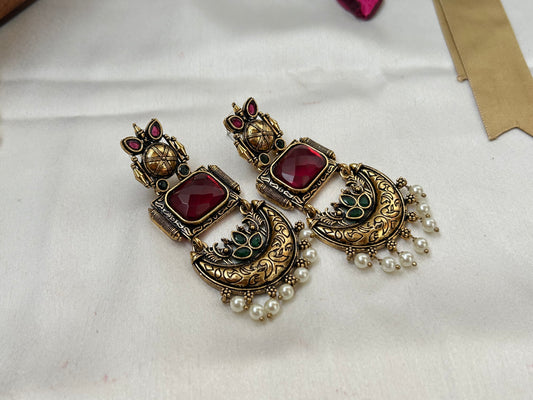 Aarna Red chandbali