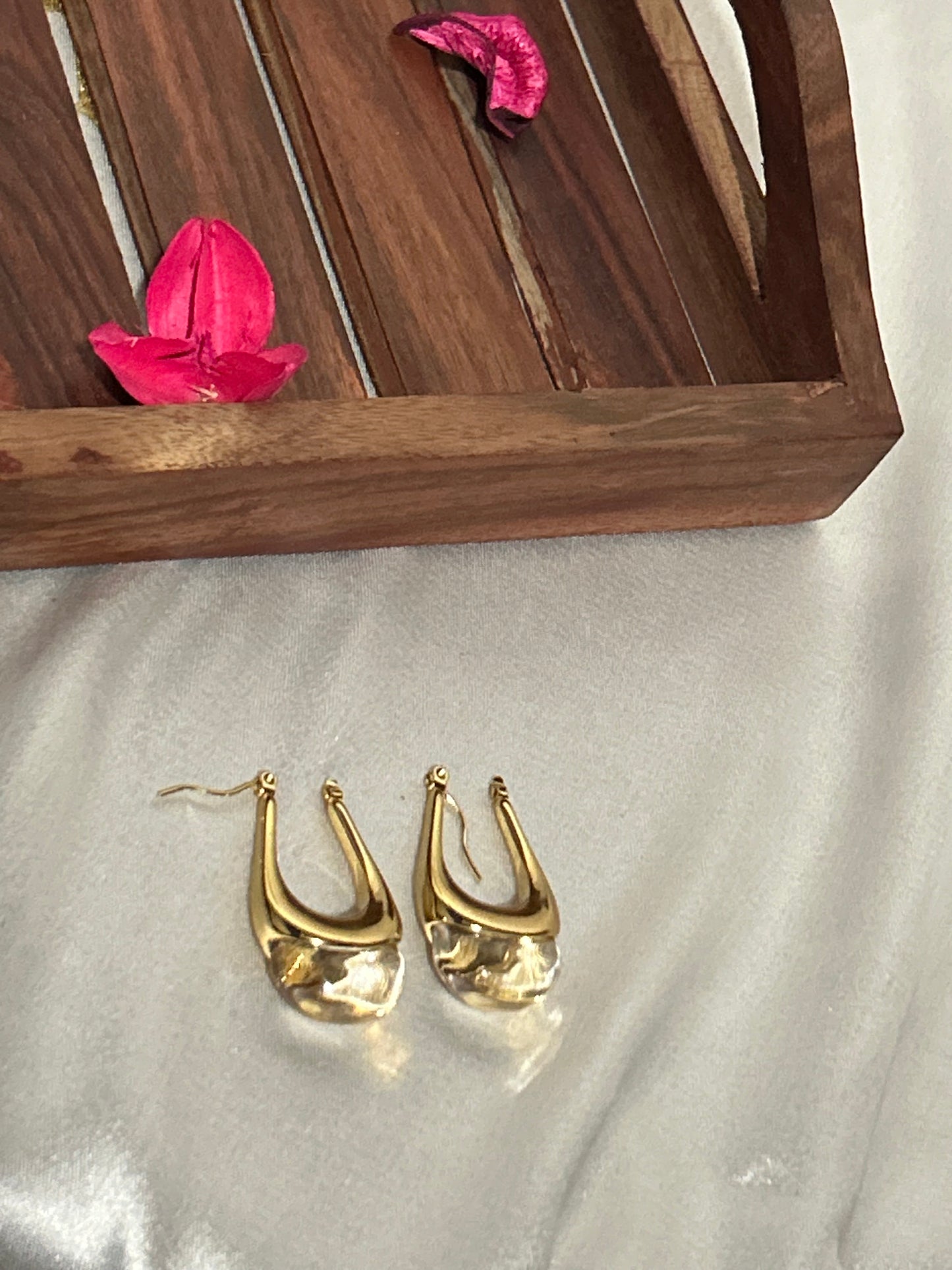 Celeste Charm white Hoops